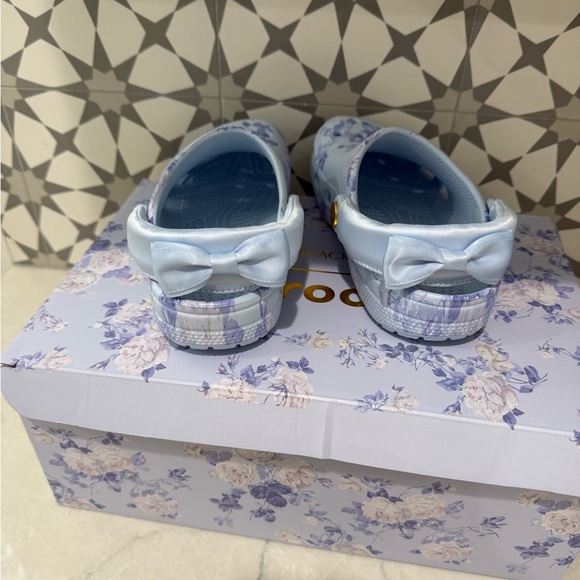 LoveShackFancy x Crocs Collab shoes with NO JIBBITZ - Picture 3 of 4